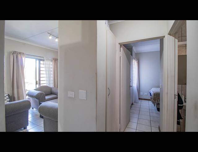 2 BEDROOM APARTMENT FOR SALE IN ESTHER PARK